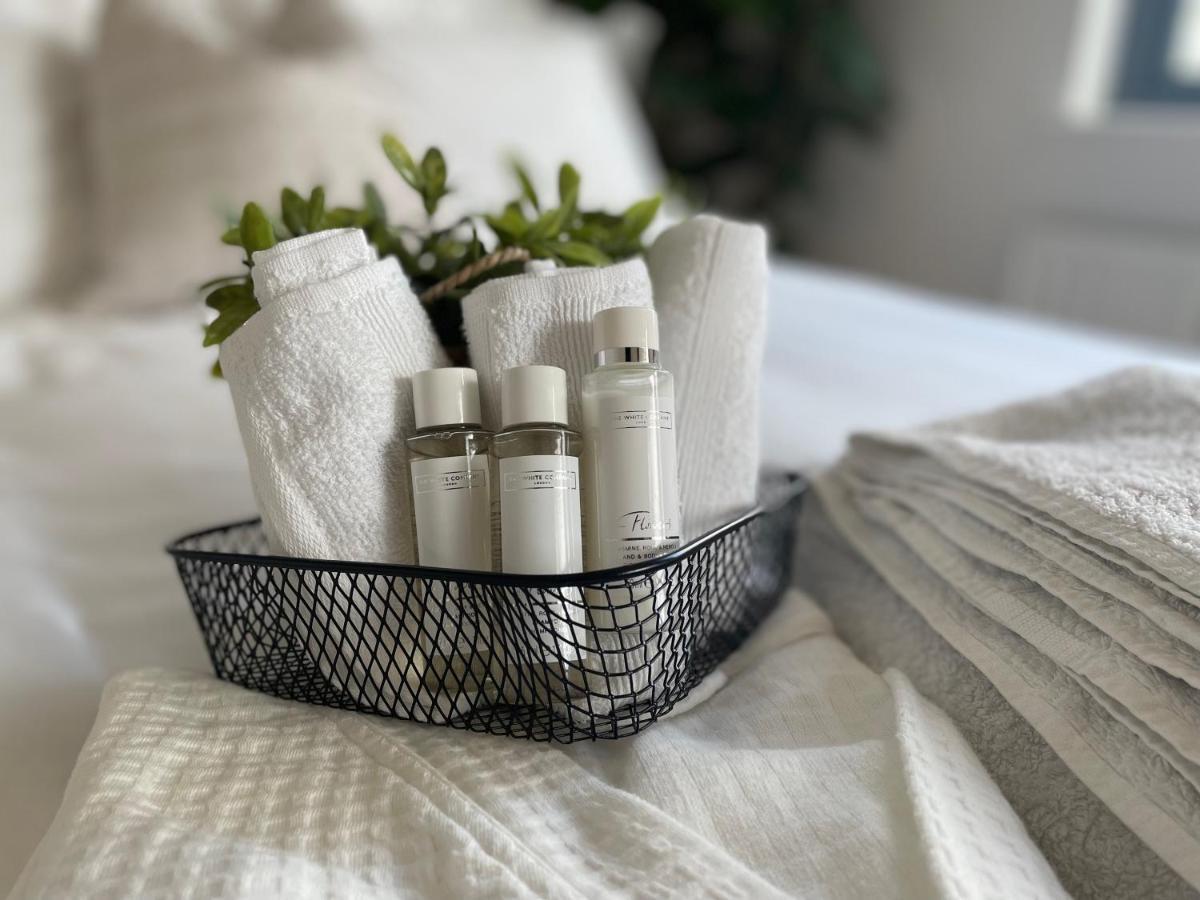 Quiet Luxe With Gym And Free Parking