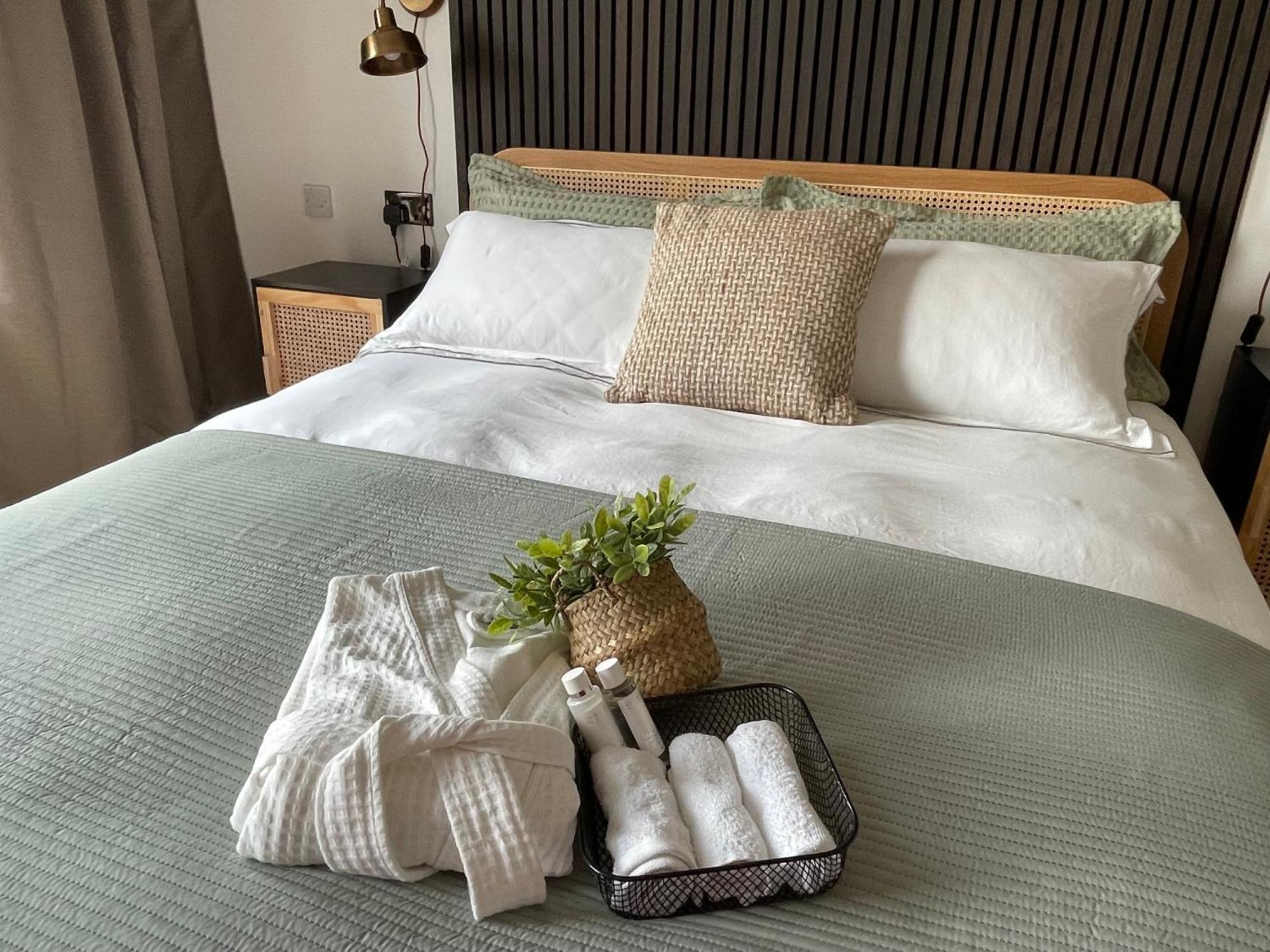 Quiet Luxe With Gym And Free Parking *