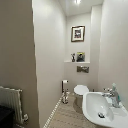 Quiet Luxe Home With Gym And Free Parking Thamesmead  Exterior photo
