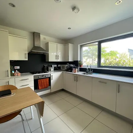 Quiet Luxe Home With Gym And Free Parking Thamesmead  Exterior photo