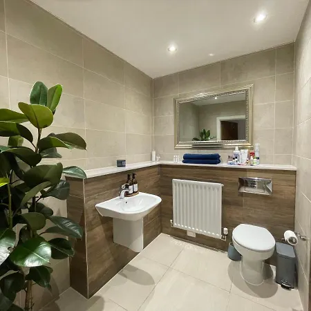 Quiet Luxe Home With Gym And Free Parking Thamesmead  Exterior photo