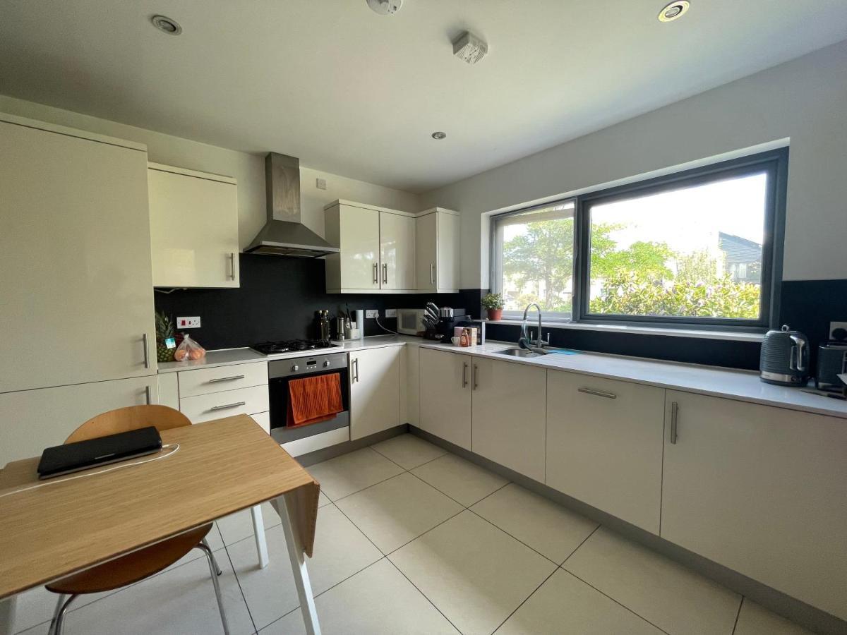 Quiet Luxe With Gym And Free Parking Homestay
